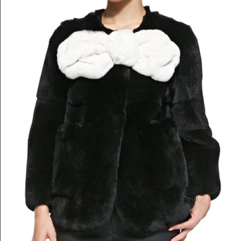 CRUEL! 🐇🎀 RUNWAY Marc Jacobs Rabbit Fur Coat w/Bow!🐰🎀